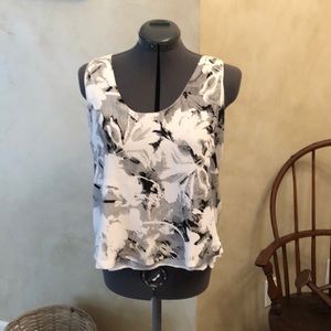 Paradigma Sleeveless Layered Blouse